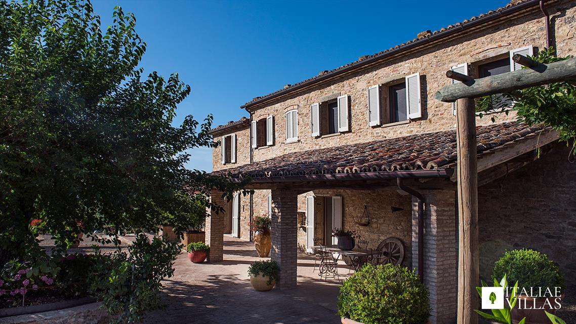 Casale del boschetto luxury villas umbria